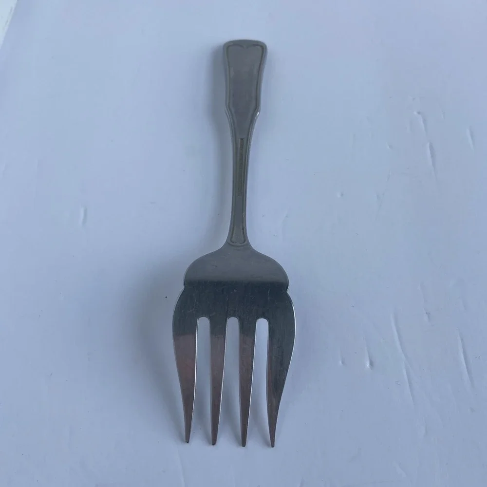 International‎ Silver 18/10 Stainless Cold Meat Serving Fork Heart Pattern 8.5